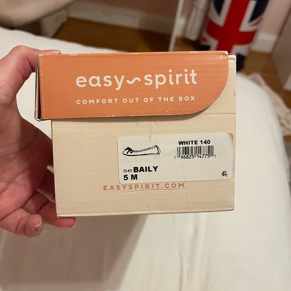 Easy Spirit Flower Flats - Picture 7 of 8